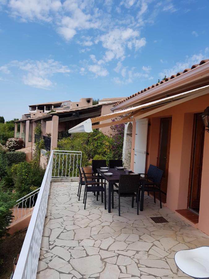 Villa Mit Grossartigem Panoramablick Auf Das Meer Und Direkt Am Pool La Croix-Valmer Exteriör bild