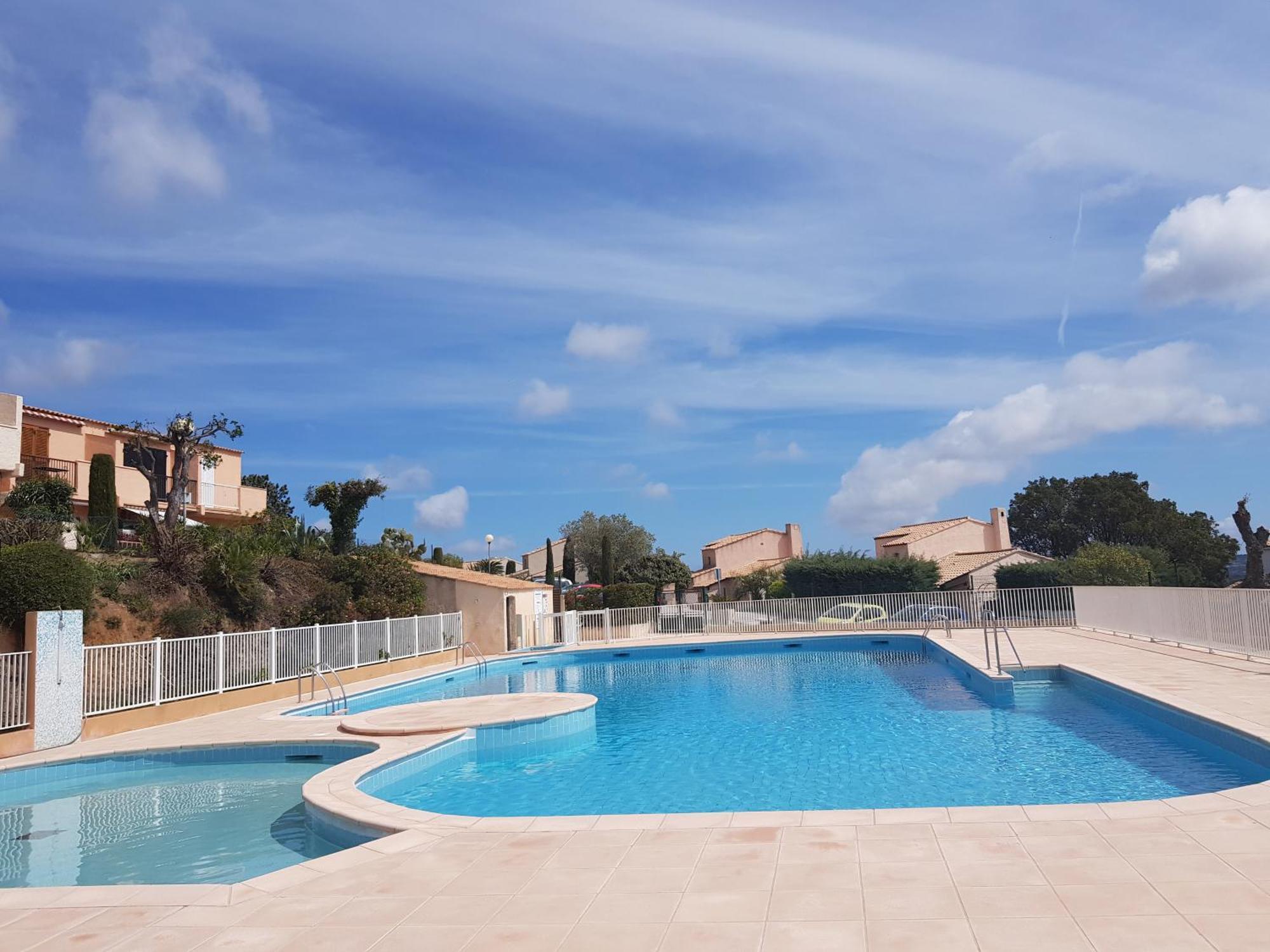 Villa Mit Grossartigem Panoramablick Auf Das Meer Und Direkt Am Pool La Croix-Valmer Exteriör bild